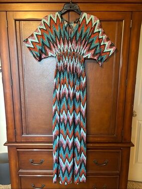 Women’s Maxi Dress Chevron Pattern 5th & Love size small cinched waist V Neck
